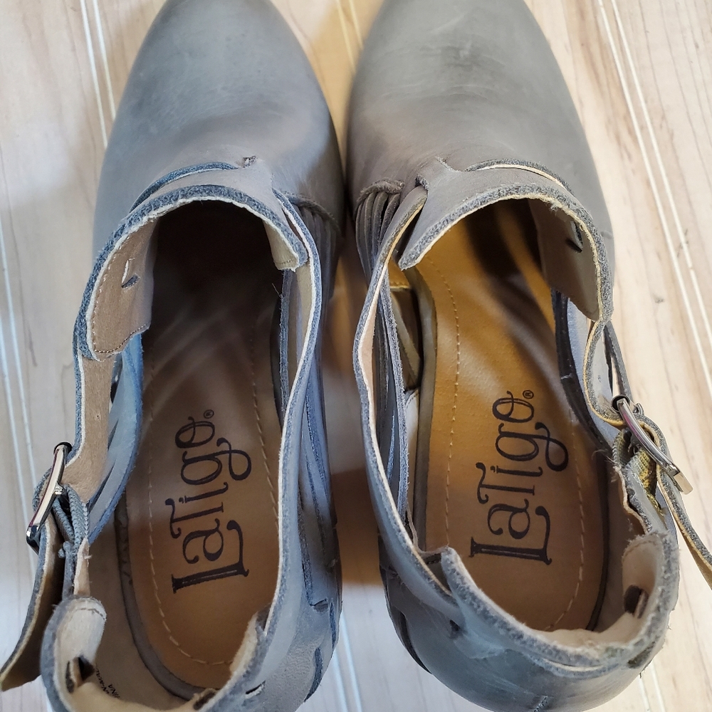 Latigo Anthropologie Gray Leather Jasmine Ankle Booties Buckles Straps Size 8M - Picture 5 of 7
